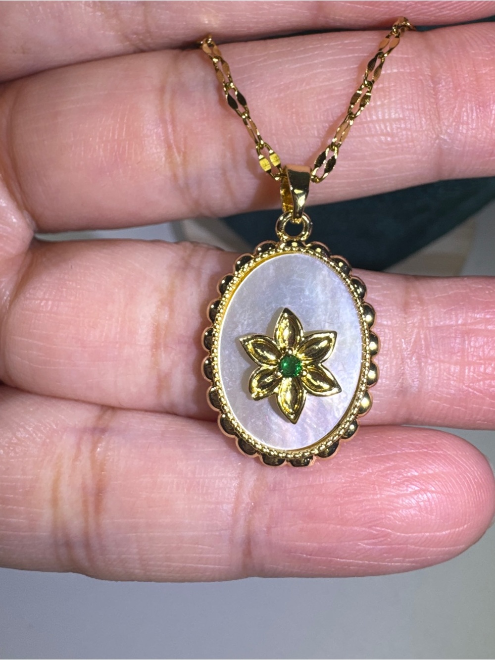 Gold Floral Pendant Necklace with White Mother-of-Pearl Inlay - Picture 4 of 5